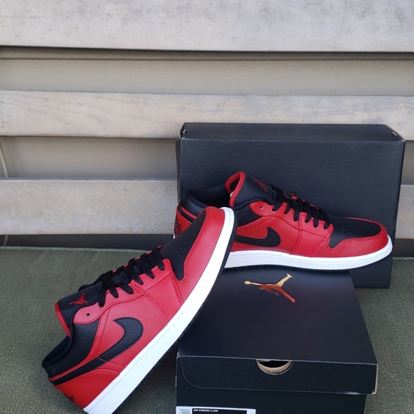 AIR JORDAN 1 LOW - Picture 17 of 17